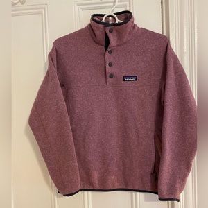 Light purple Patagonia, fleece pullover sweater. Size XS.